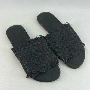 Bu tiki Black Woven Slide Sandals